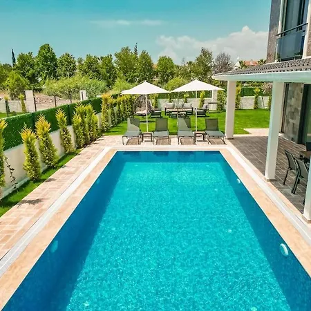 فيلة 8 Sleeps Custom Designed Private Pool Luxury - Awz 316 *
